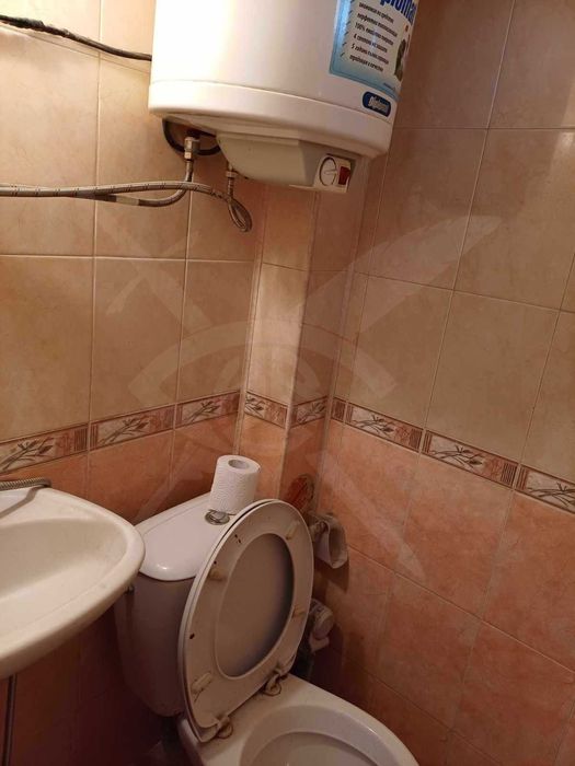 Дава се под наем Едностаен апартамент в Варна, Лятно кино Тракия - 18 кв.м за 225 € - Снимка #2