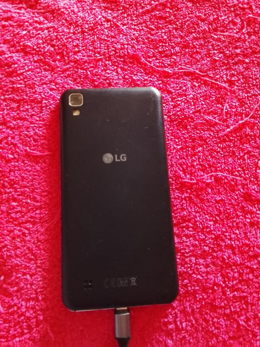 Продам телефон в рабочем состоянии.