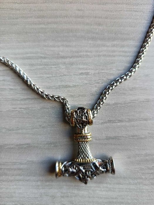 Медальон Чукът на Тор енергиен амулет и талисман