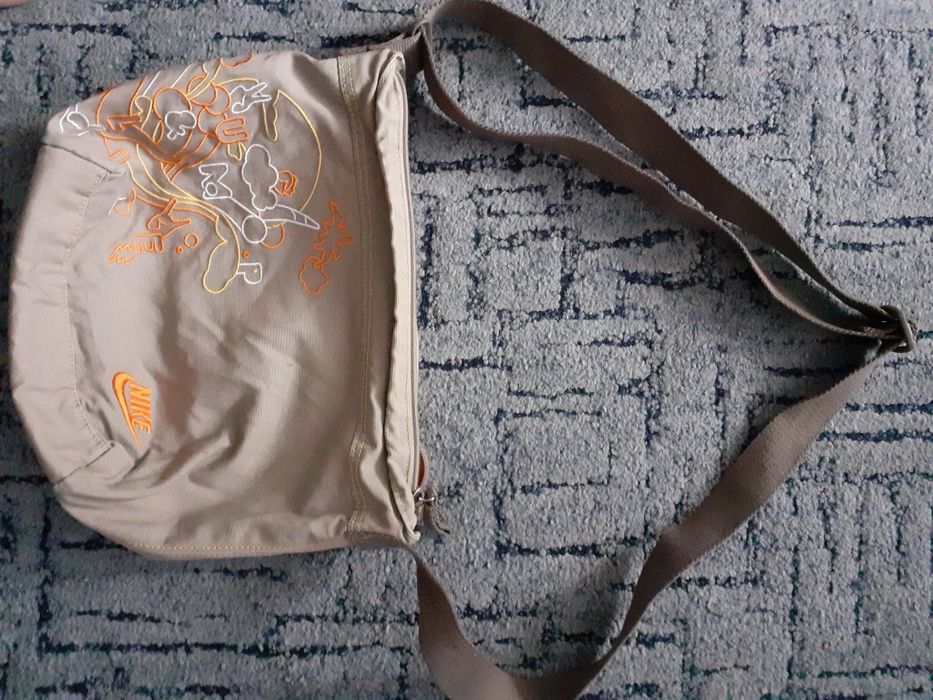 Оригинална чантичка "Найк"