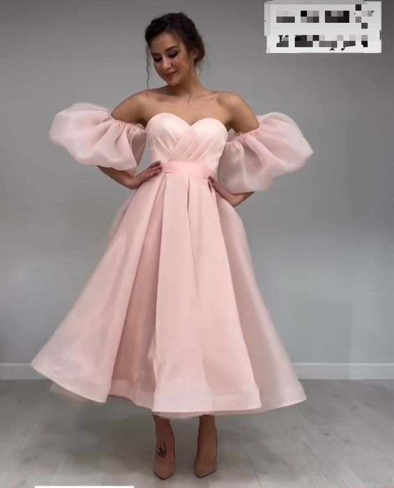 Шикарное вечернее платье.