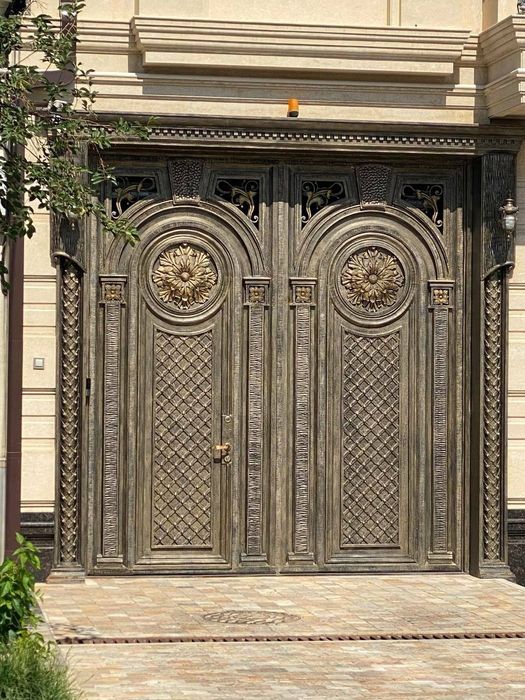 Дарвоза ва хар хил темир панжараларни краска килиш