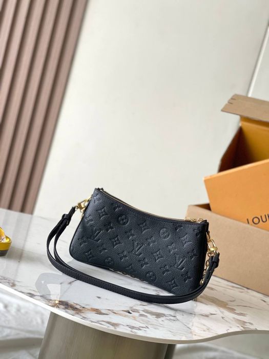 Geanta Louis Vuitton Liv Pochette