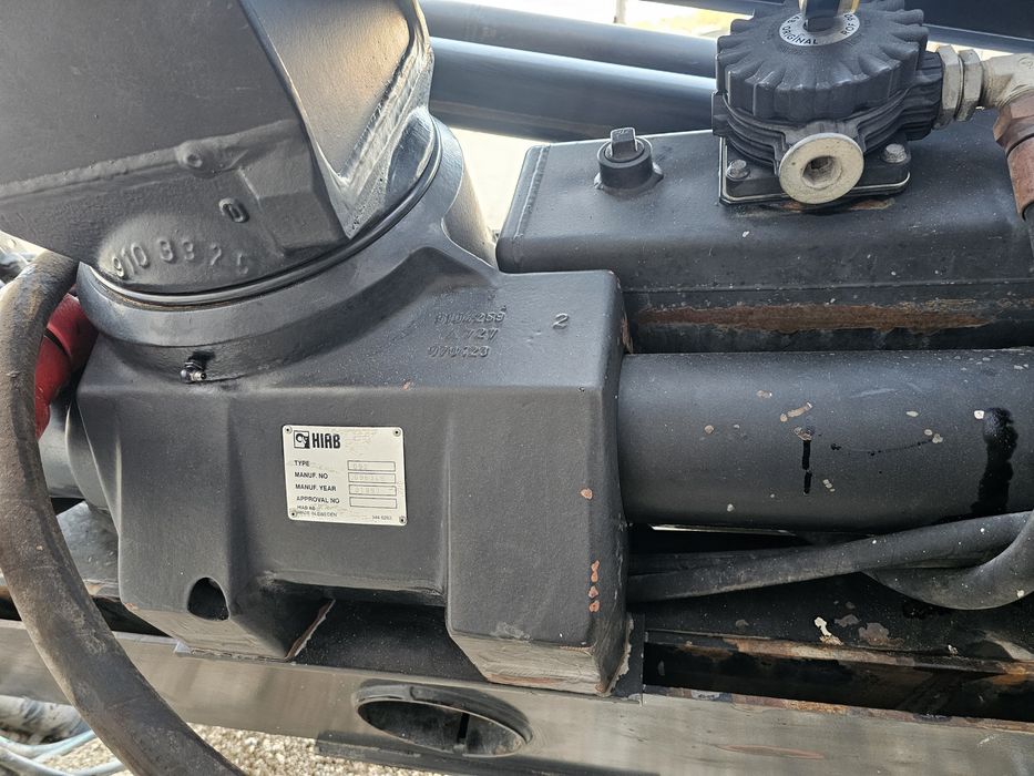 Manipulyator Sotiladi HIAB 092 3.Ton