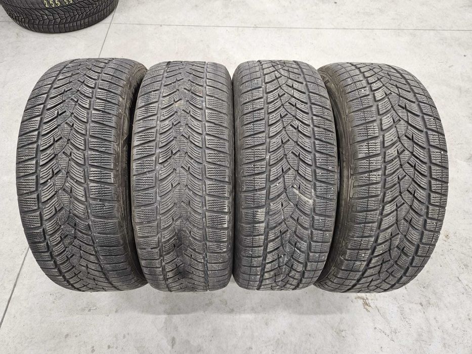 4 Anvelope IARNA 235.55.19 'Goodyear' ; stare buna