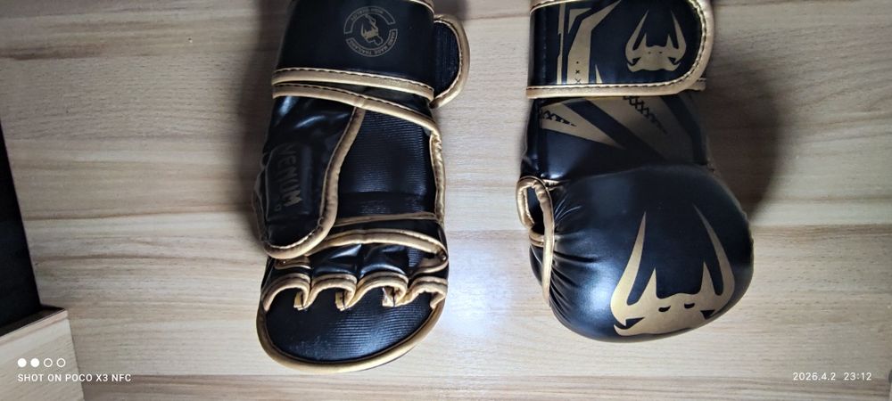 Продам перчатки для мма