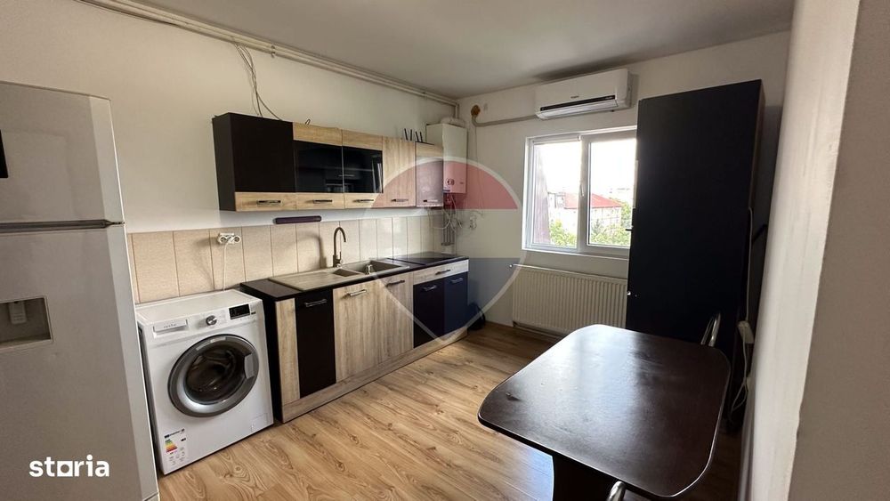 Apartament cu 3 camere de vânzare în zona Soarelui