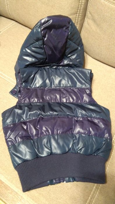 Продам жилетку детскую