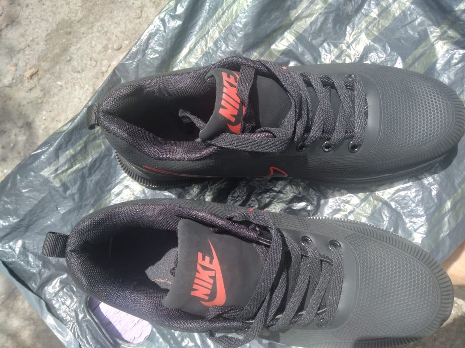 Продам кроссовки