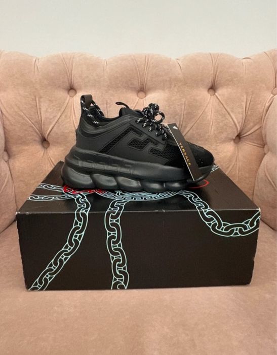 Versace chain reaction