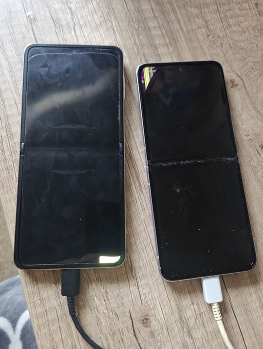 Vând telefon Oppo fiind N3 Filip sau  Samsung Z flip