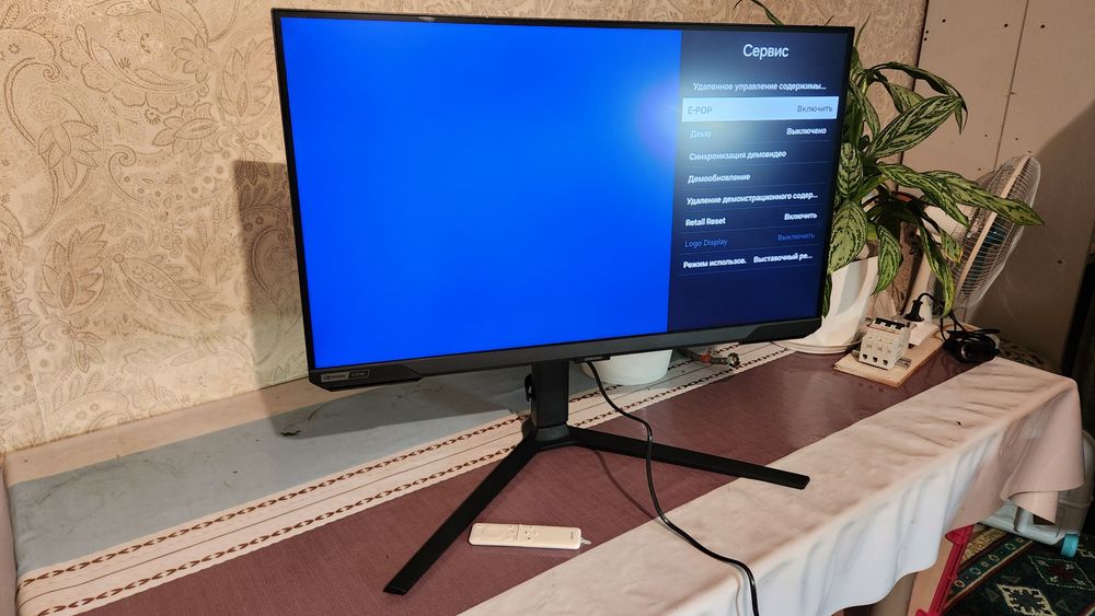 Монитор Samsung G7 28" Smart в идеале