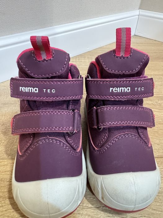 Продам обувь для девочки бренд Reima