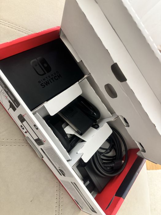 Nintendo Switch V2 64 GB Micro SD карта памет 2 игри