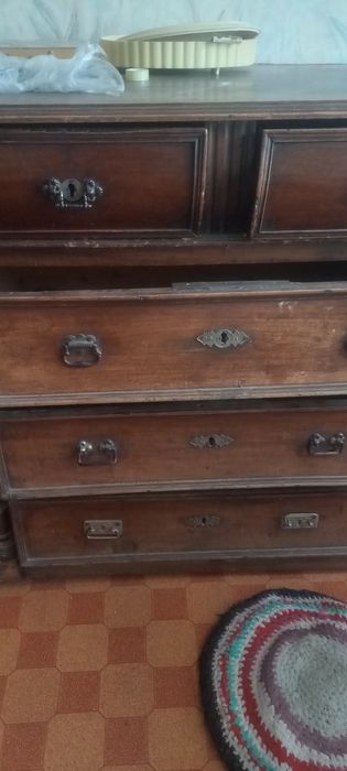 Старинная мебель,комод ,стулья