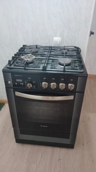 Продам холодильник, газ
