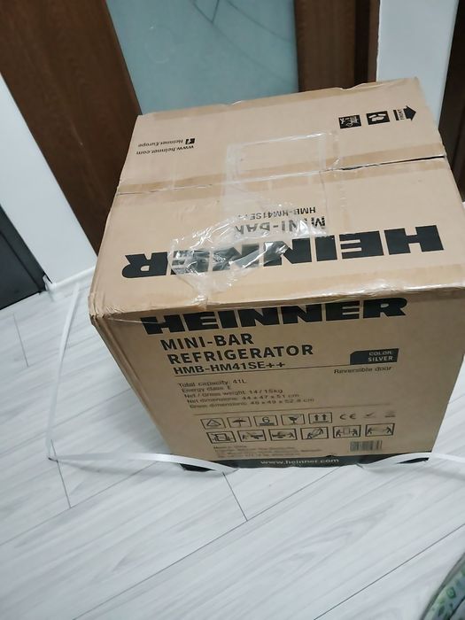 Vând mini frigider -bar ,nou