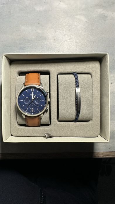 Ceas fossil si bratara