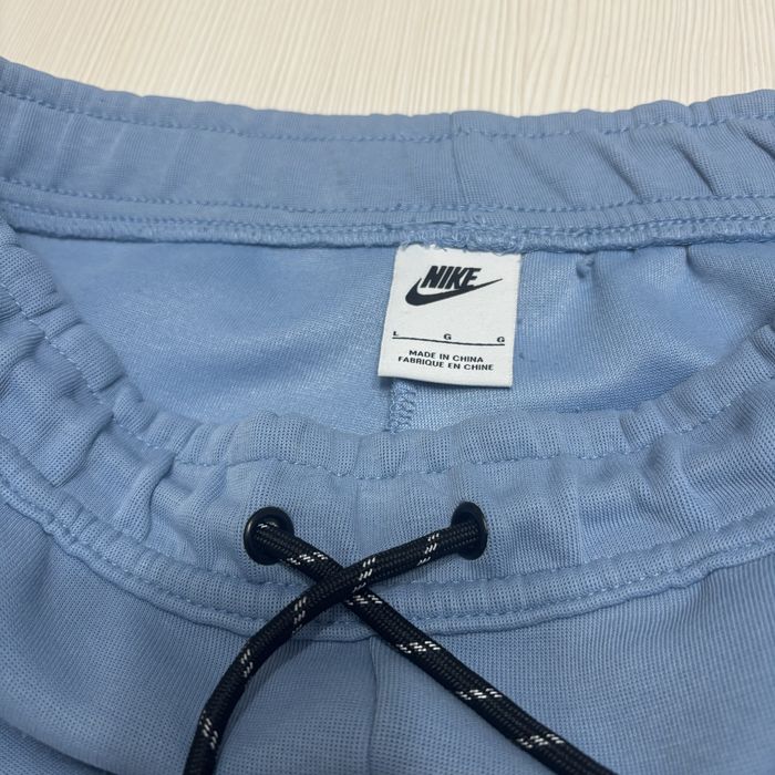 Pantaloni Scurti NIKE Tech
