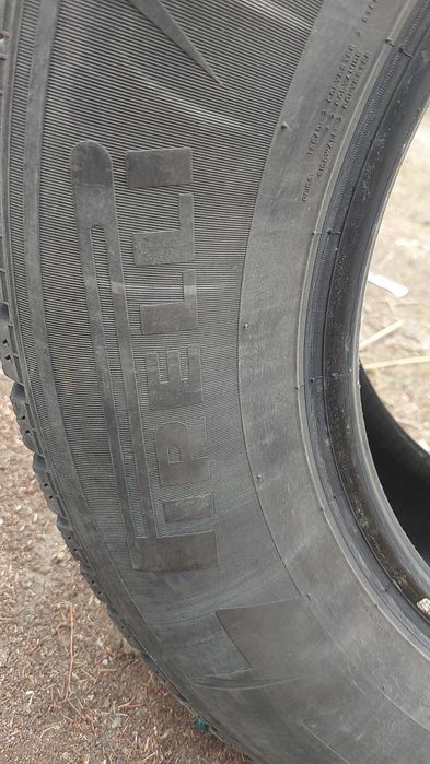 Продам зимние шины На крузак лексус