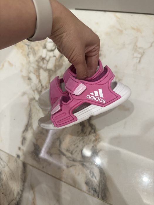 Adidas сандали за момиче