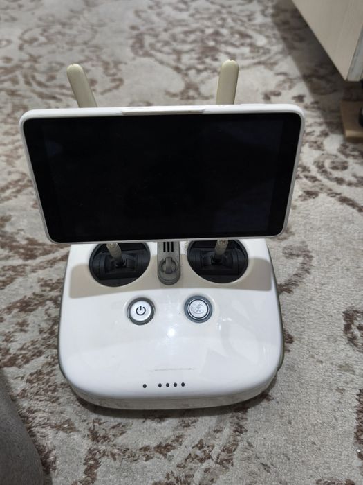 Квадрокоптер Dji Fantom4 Pro