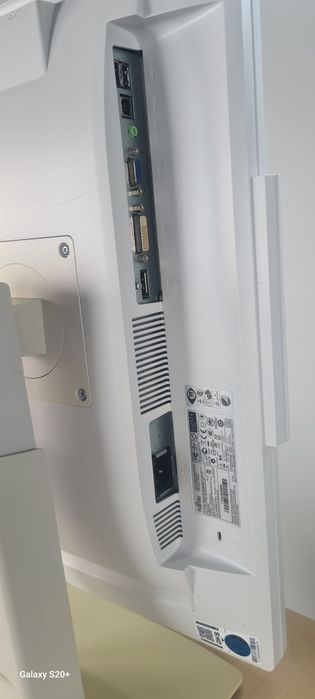 Немски офис монитори за дома и офиса ЕIZO И FUJITSU siemens