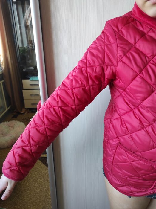 Продам лёгкую куртку на мальчика