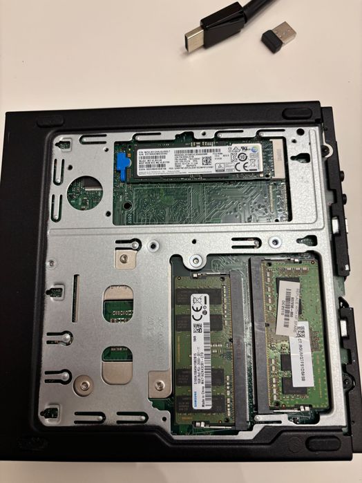 Lenovo ThinkCentre M920q - мини компютър
