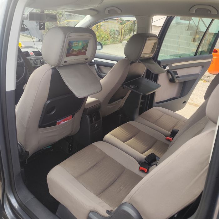 Vând Touran in stare foarte buna