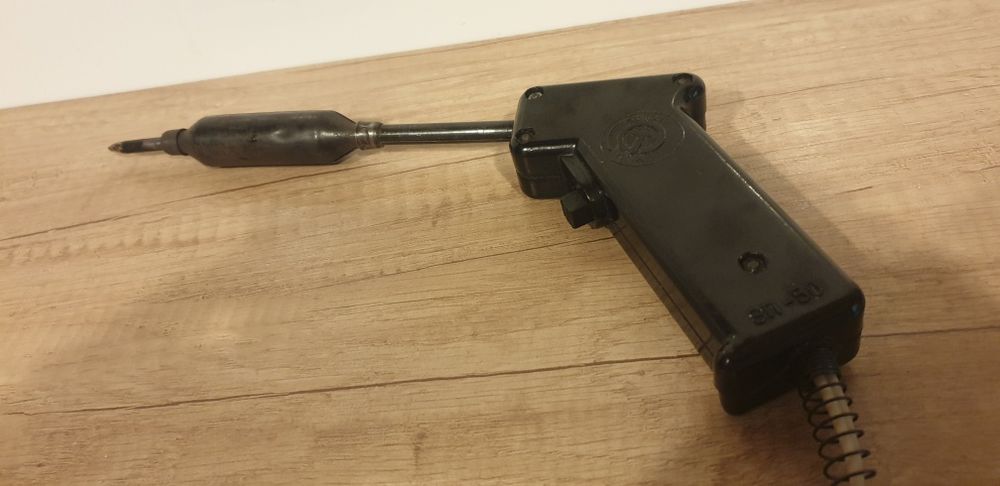 Pistol,ciocan de lipit rusesc