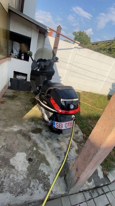 SCUTER PIAGGIO X8 400cc De Vanzare