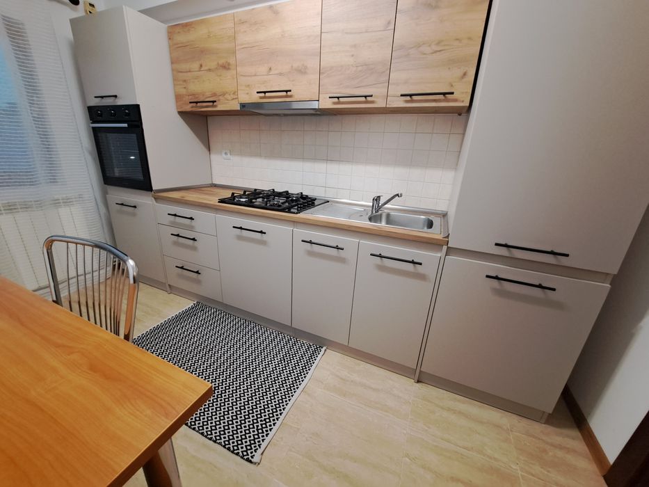 Inchiriez apartament 3 camere