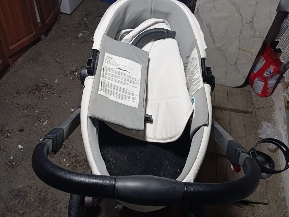 Продам коляску почти новая