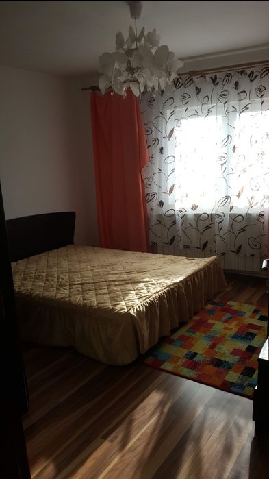 Închiriez apartament