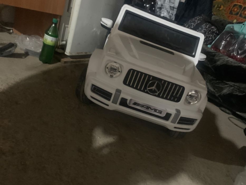 Продам машинки в хорошем состояние