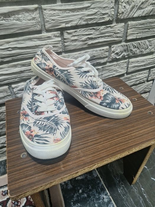 Кеды от фирмы H&M