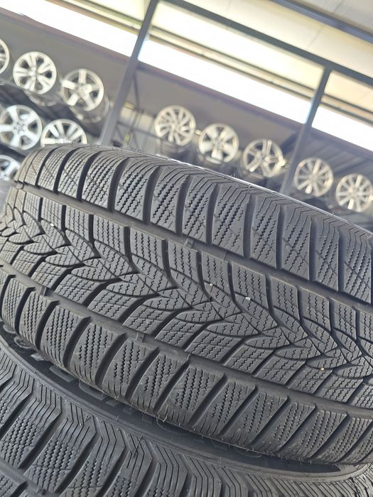 4 Броя 225/55/17 2xImperial 7,5mm 2xMichelin 6,6mm