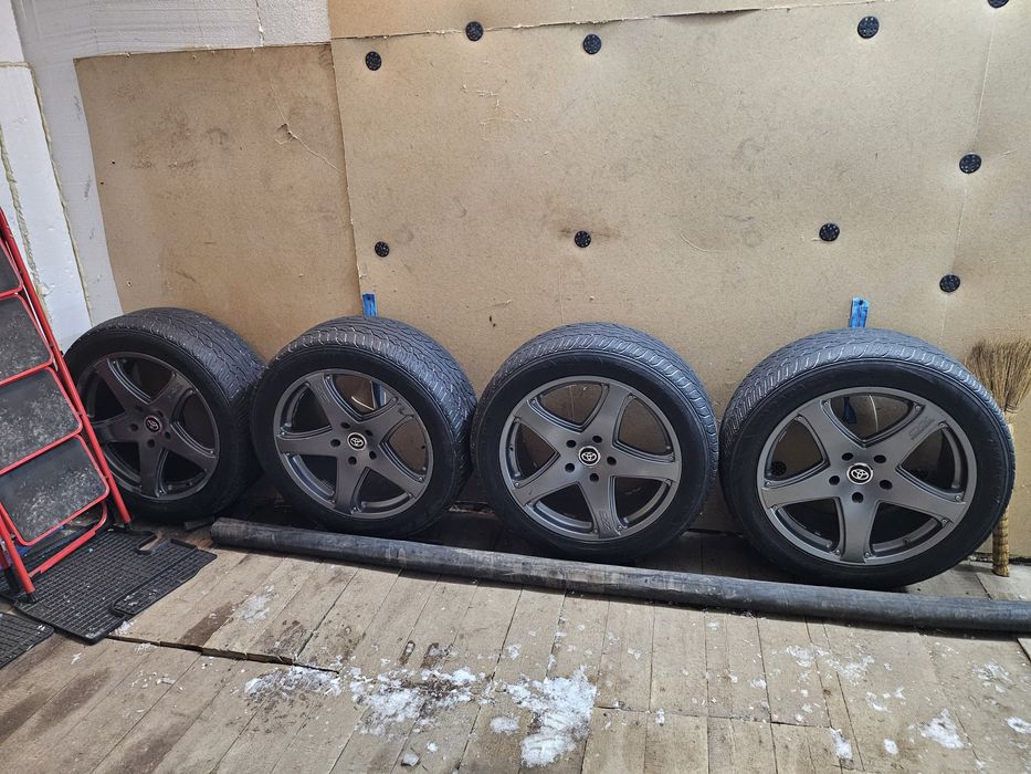 Продам диски с резиной.