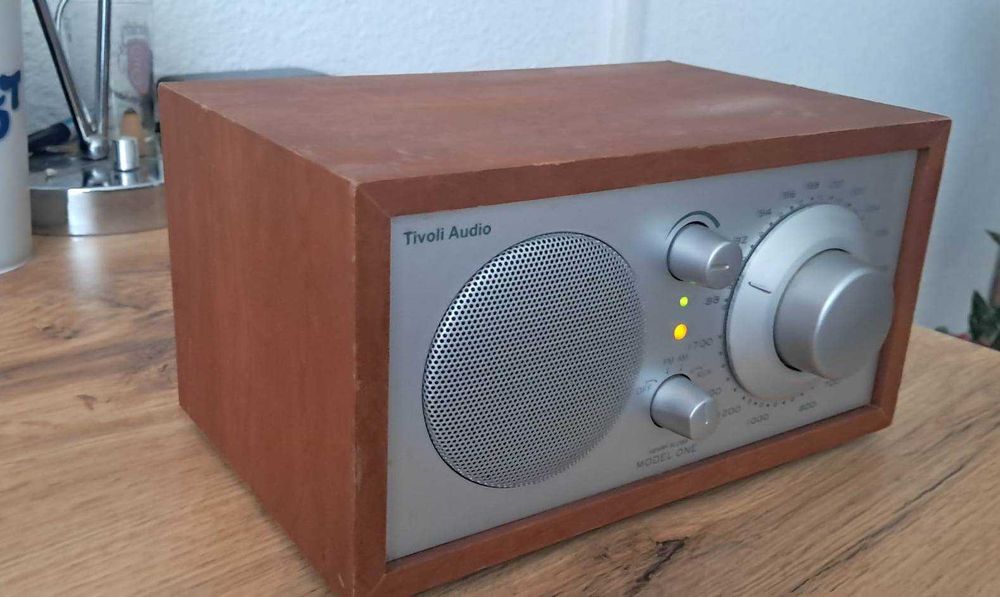 Radio TIVOLI Audio Henry Kloss Model One