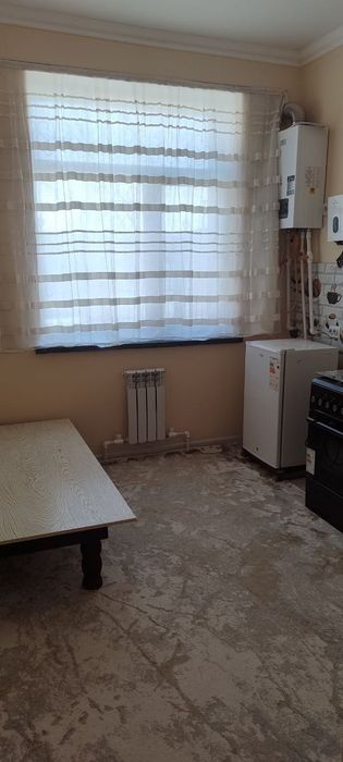 Термиз шахар Мед институт олдидан 2 хоналик 1 этаж уй ижарага берилади