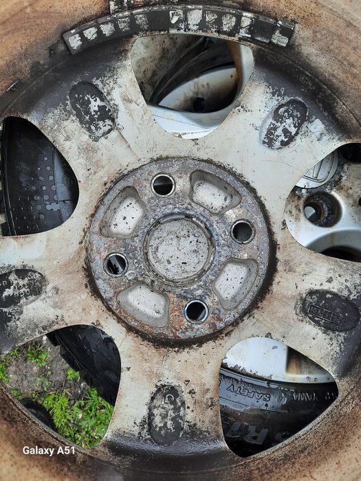 Ляти джанти с гуми 4×100 за Хонда.