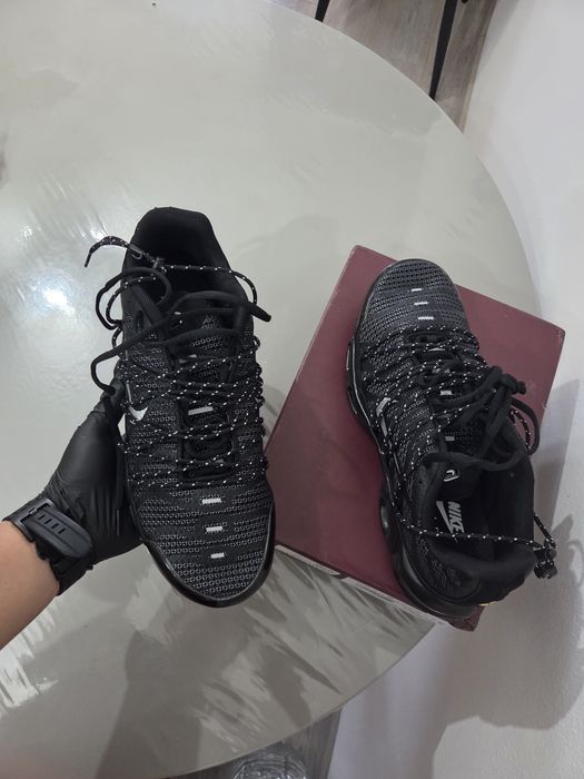 Adidasi nike air max tn