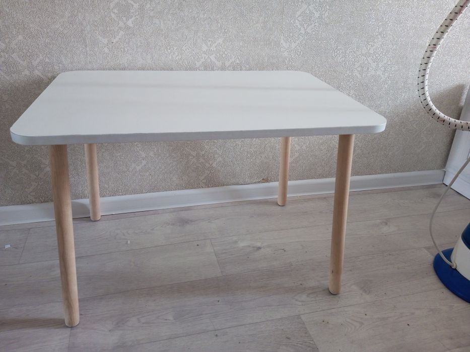 Продам детский стол