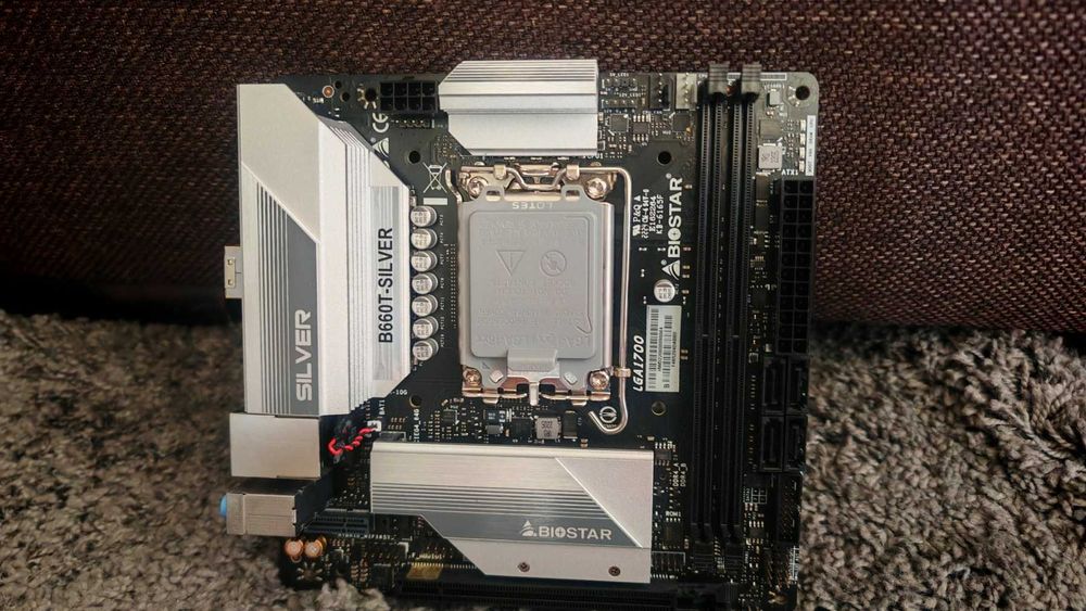 BIOSTAR B660T-Silver Mini-ITX + INTEL i5-12400F, 6 Cores LGA 1700