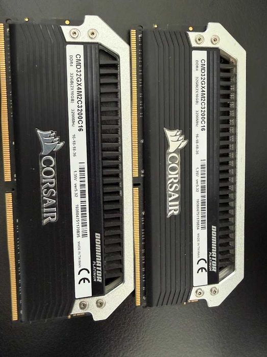 Corsair Dominator Platinum DDR4 32GB (2x16GB) 3200MHz CL16