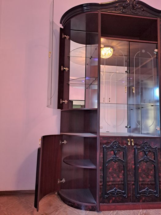 Stenka mebel sotiladi