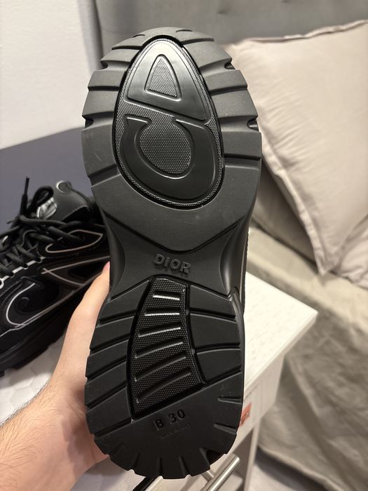 Vand Dior b30 marimea 43 negociabil