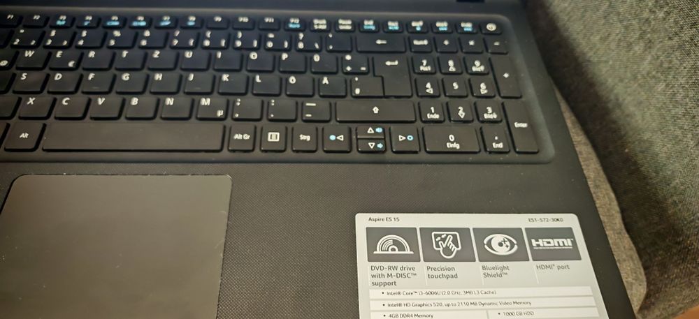 Laptop Acer Aspire ES 15, i3 gen 6 15.6” FHD, 8GB DDR4, 512GB HDD baterie 5-7 ore ca nou / dezmembrez
