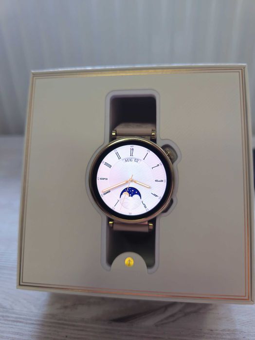 Ceas smart Huawei Watch GT 4, 42mm alb, în stare bună de funcționare.